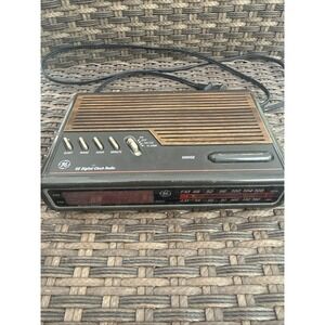 Vintage GE Digital Clock Radio Model 7-4612A Woodgrain Tested & Working
